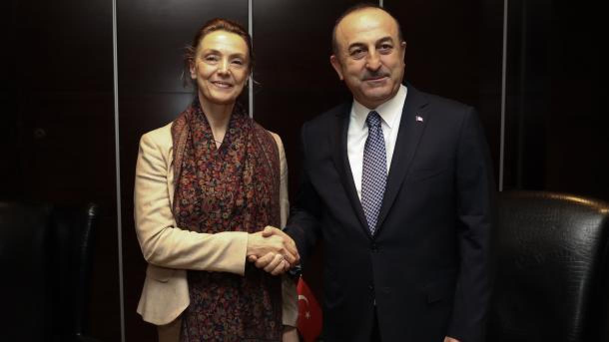 Çavuşoğlu reúne-se com sua homóloga croata e empresários turcos em Bucareste