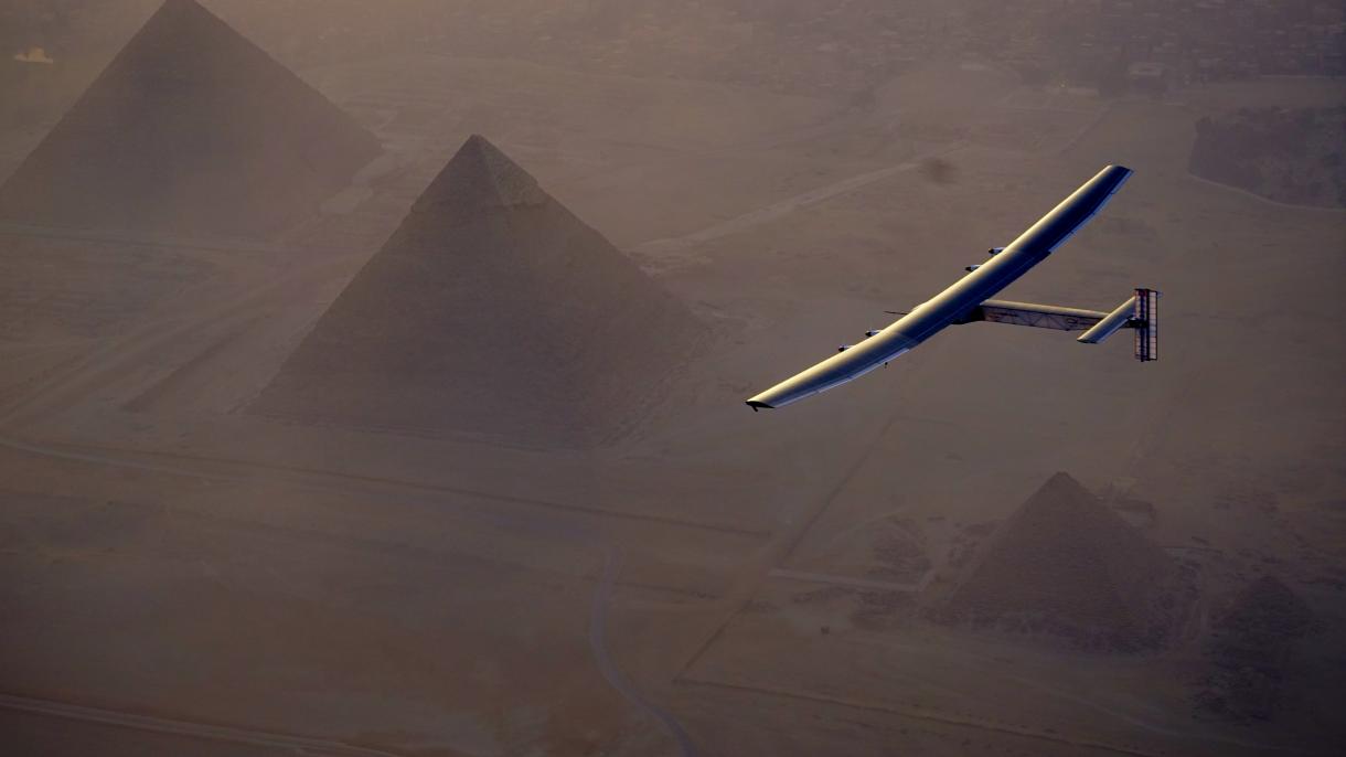 Solar Impulse ha acabado su 16º etapa aterrizando en el Cairo