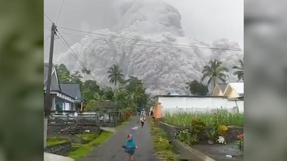 Indonezi – Shpërthen vullkani Semeru në Xhavën Lindore
