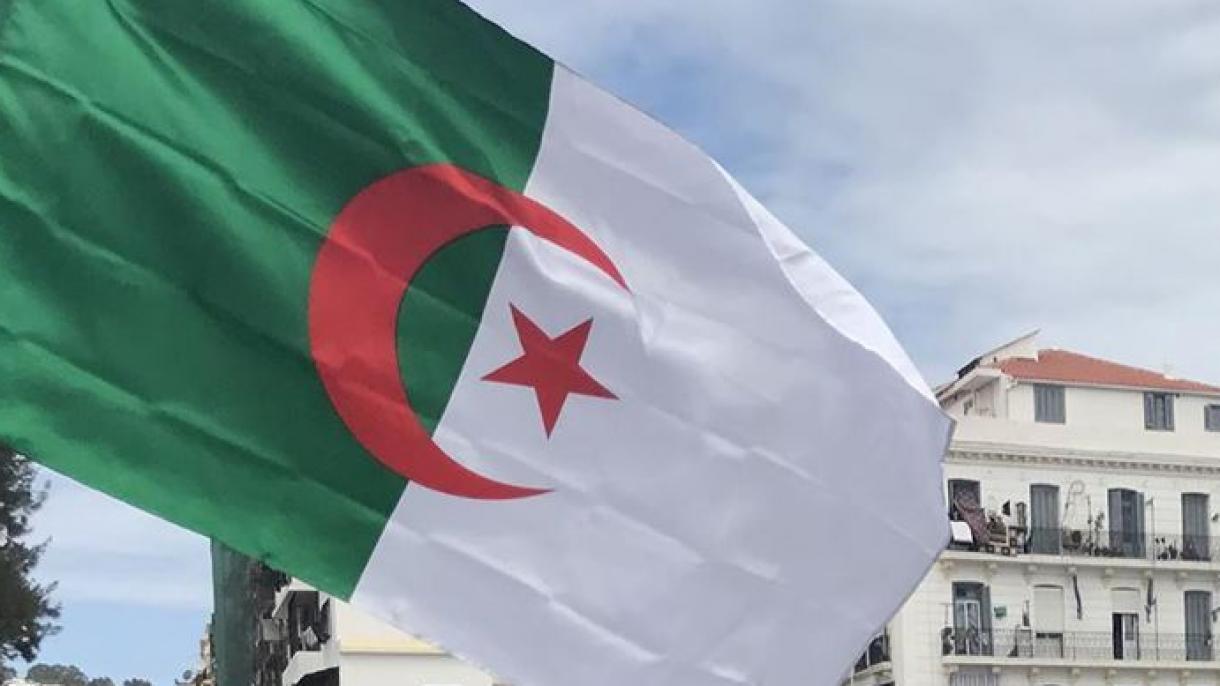 Алжир эрте шайлоого барат
