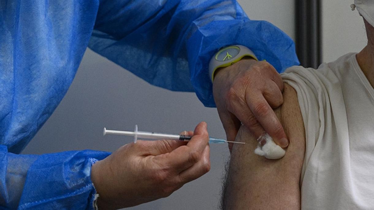رئیس توبیتاک از عرضه واکسن کرونای داخلی تا پایان امسال خبر داد
