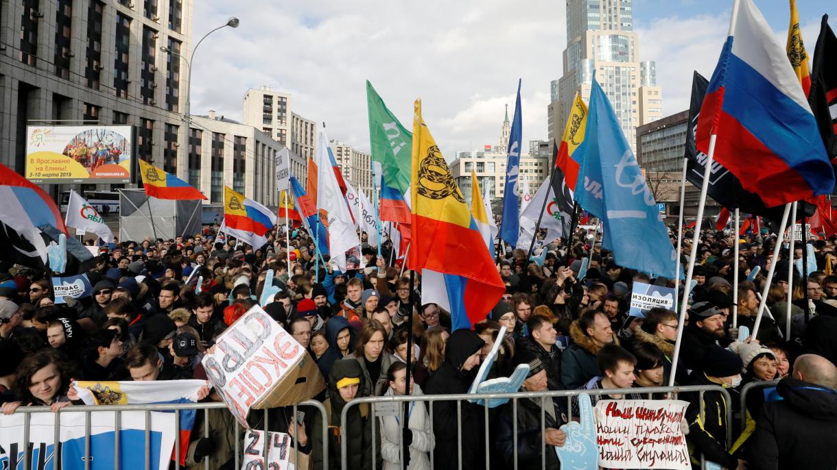 روس: انٹرنیٹ  کی محدود ترسیل  کے خلاف احتجاجی مظاہرہ