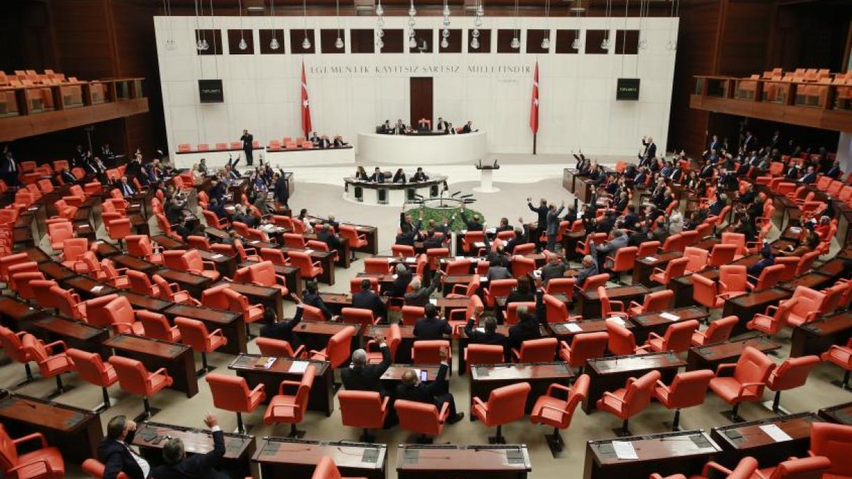 Parlamento turco extiende por un año más la autorización para operaciones militares en Irak y Siria