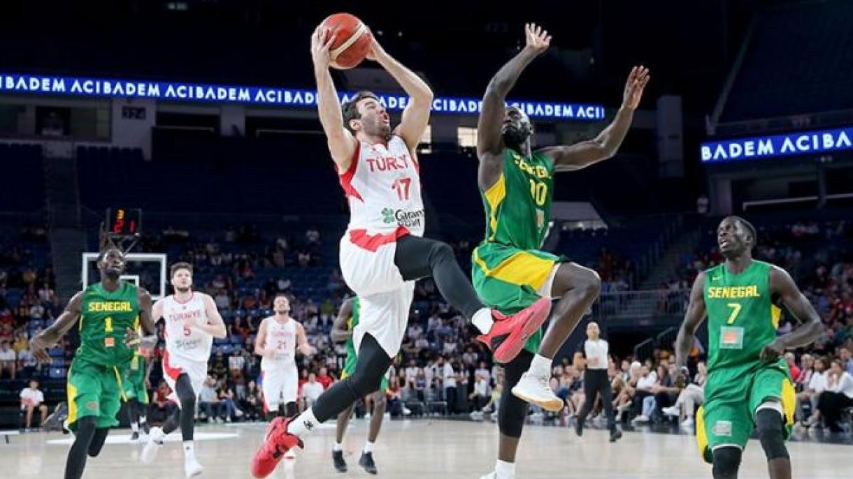 Baloncesto: “Los 12 Hombres Gigantes” derrotan a Senegal