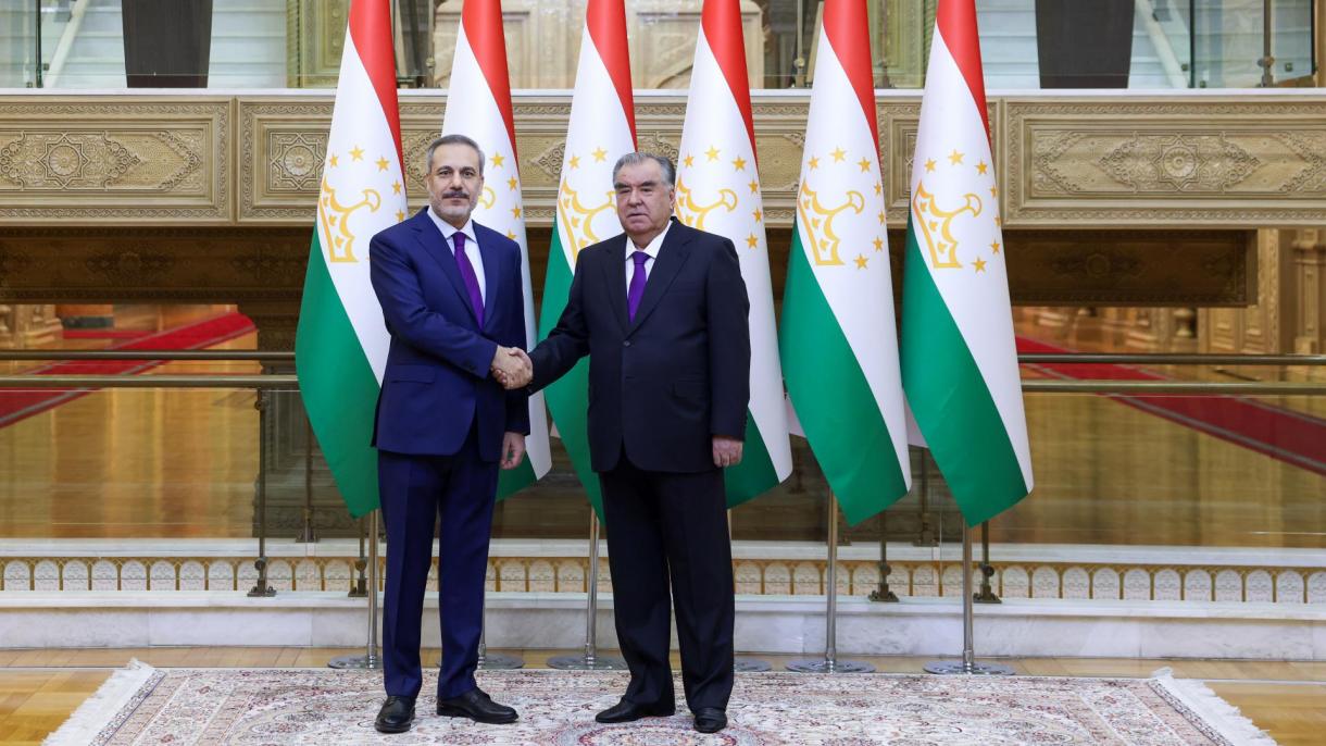 ترک وزیر خارجہ  تاجکستان کے دورے پر