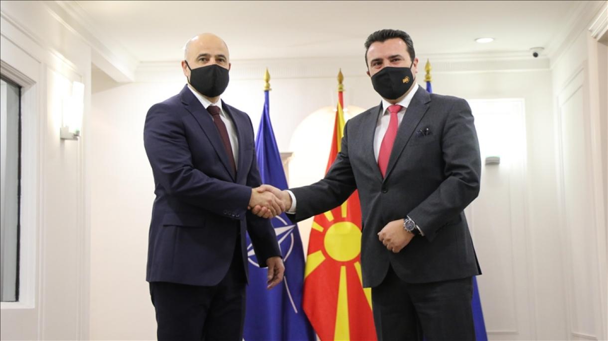 Новиот премиер на Северна Македонија Ковачевски ја презеде премиерската функција од Заев