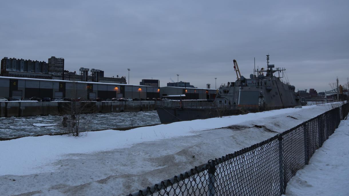 مونٹریال میں شدید سردی،امریکی  جنگی بحری جہاز برف میں پھنس گیا