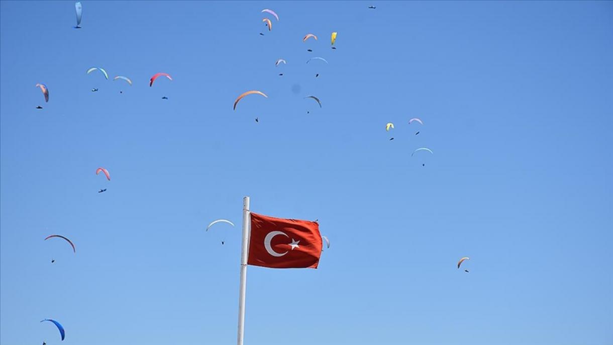Türkiye acoge la Copa Mundial de Parapente