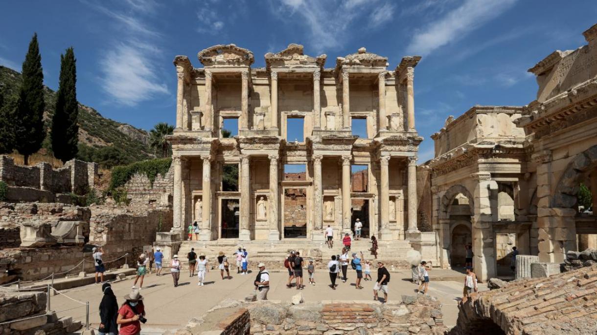کتابخانه تاریخی جلسوس در شهر باستانی افس (افِسوس) در ازمیر