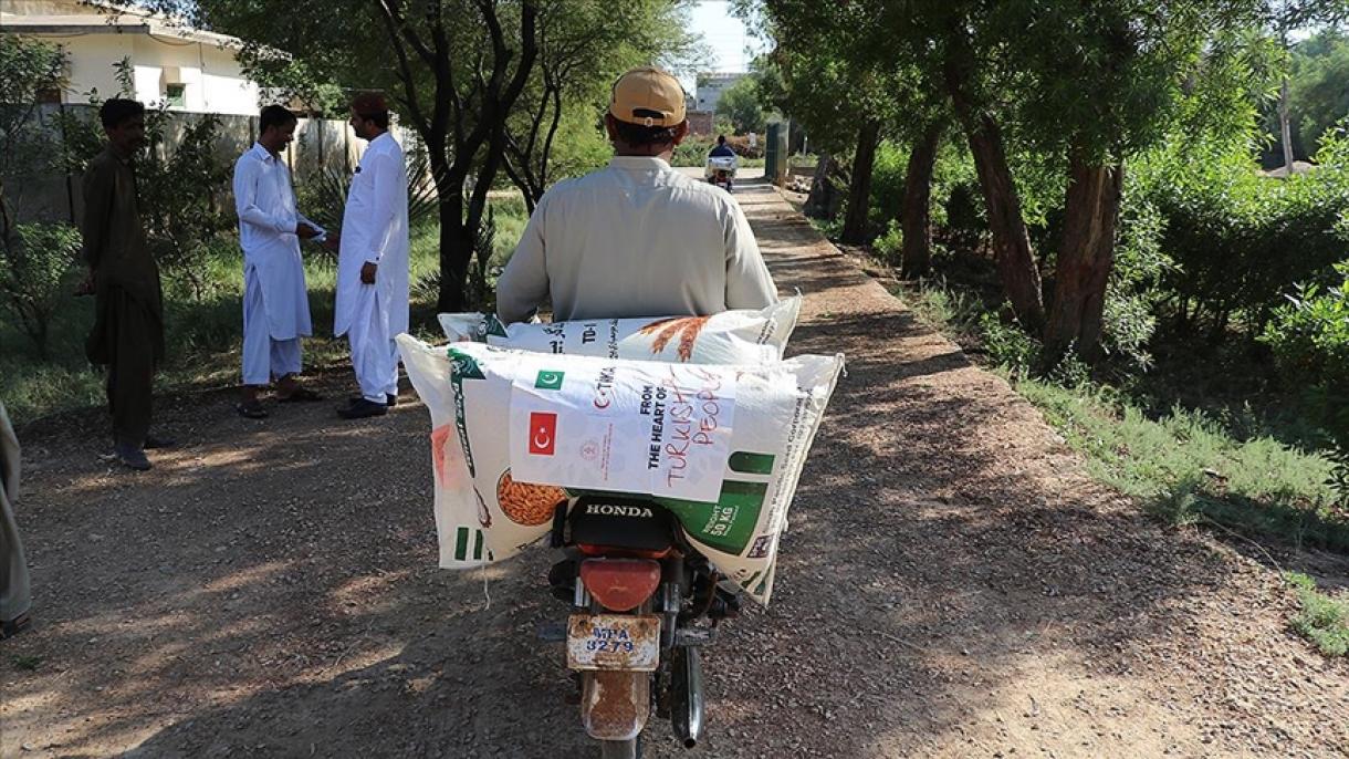 آژانس تیکا میان کشاورزان سیل‌زده پاکستانی بذر گندم توزیع کرد