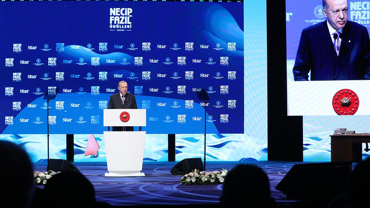 Presidente Erdogan ha acudido a la ceremonia de Premios de Necip Fazıl