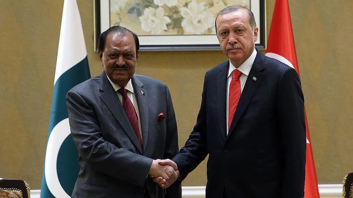 Ердоган разговаря с президента на Пакистан