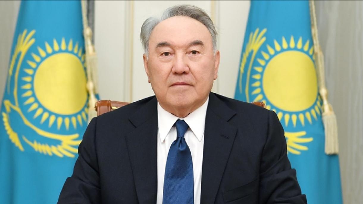 Казакстандын Конституциясында Назарбаевдин" негиздөөчү президент" статусу орун албайт