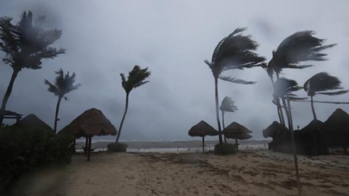 Alertam sobre o furacão que continuará ao longo do fim de semana no Golfo do México