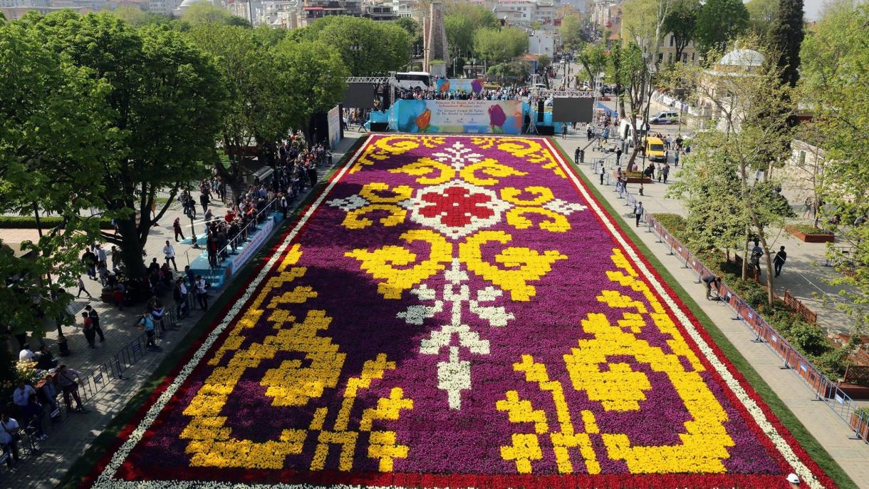 بزرگترین فرش گل لاله جهان در  ولایت استانبول