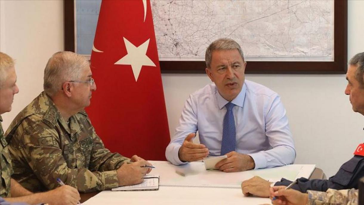 بررسی های حلوصی آکار وزیر دفاع ملی و فرماندهان بلند پایه ترکیه در مرز مشترک با سوریه