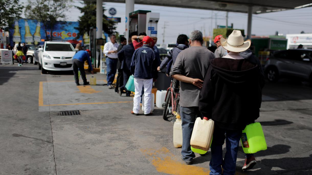 López Obrador cierra algunos oleoductos para impedir el robo de combustible