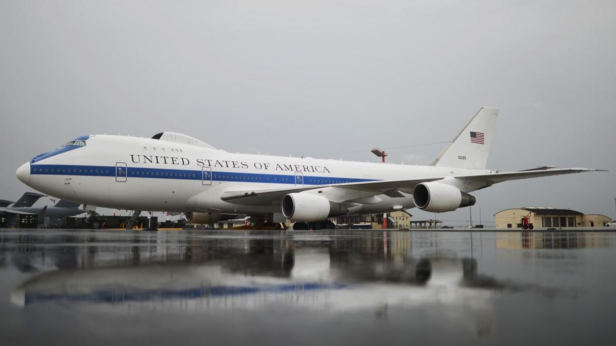 Οι ΗΠΑ απογείωσαν το αεροσκάφος της ημέρας της συντέλειας