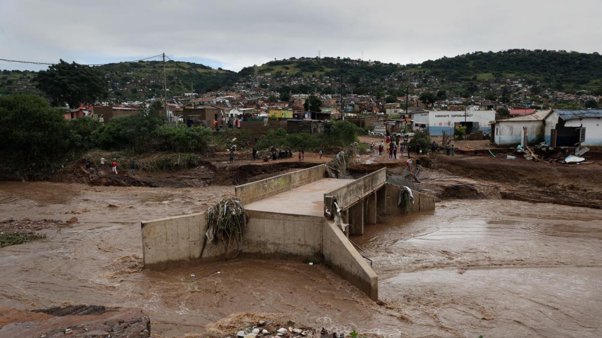 Inundații în estul Republicii Africa de Sud