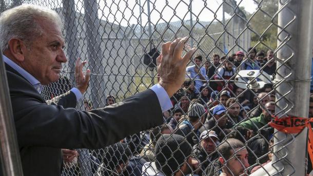 希腊马其顿边界关闭移民绝望等待