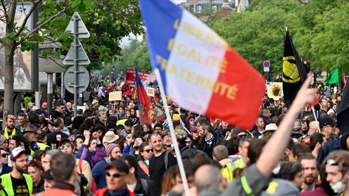 Os coletes amarelos estão novamente mobilizados no 34º dia consecutivo na França