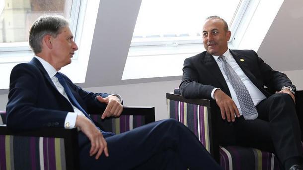 دیدار وزیرامور خارجه ترکیه با وزیر امور خارجه انگلستان
