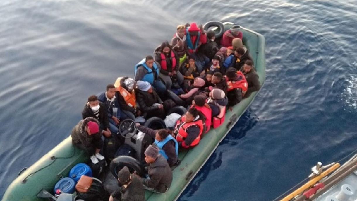 土耳其海岸警卫队营救28名移民