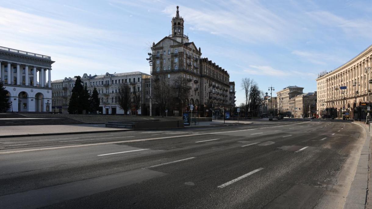 Tutuş Ukrainada sirenalaryň sesi ýaňlanmaga başlady