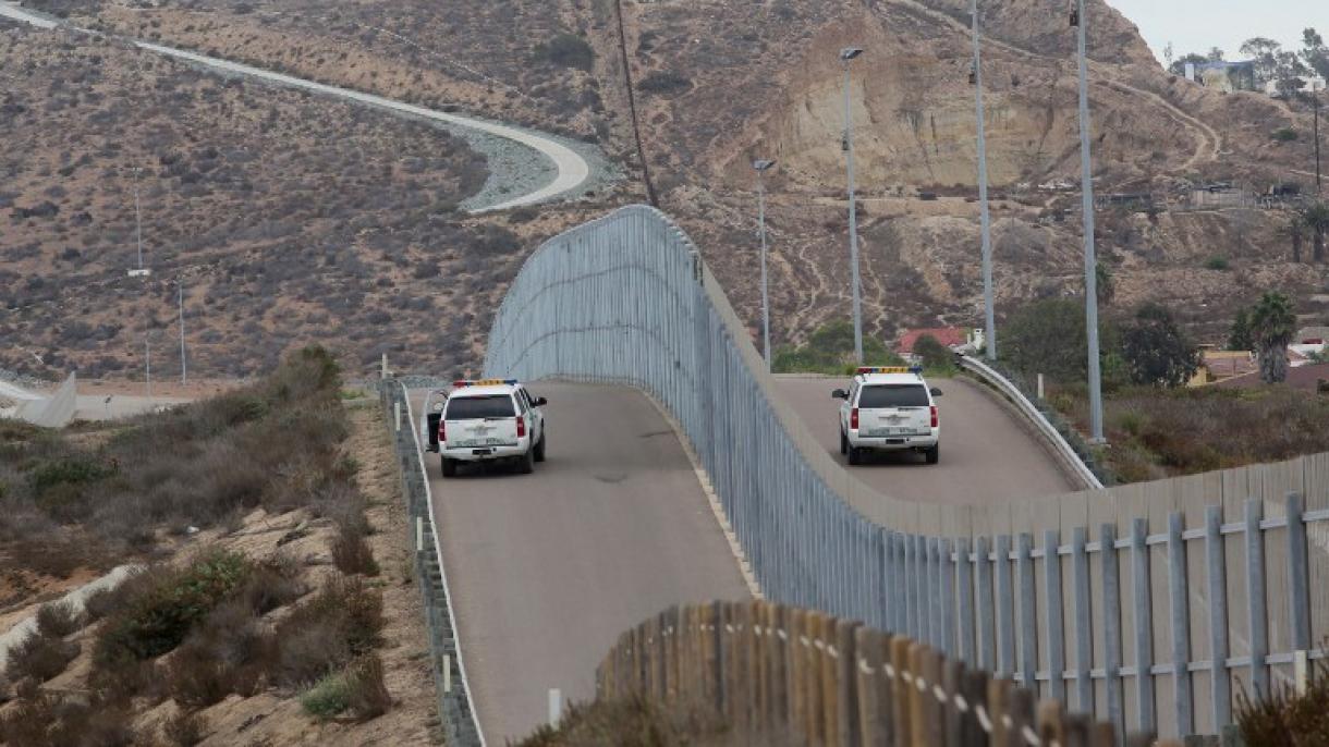 ترامپ، مکزیک مرزی دیوارینین خرجینی گونش پانللریله آزالداجاق