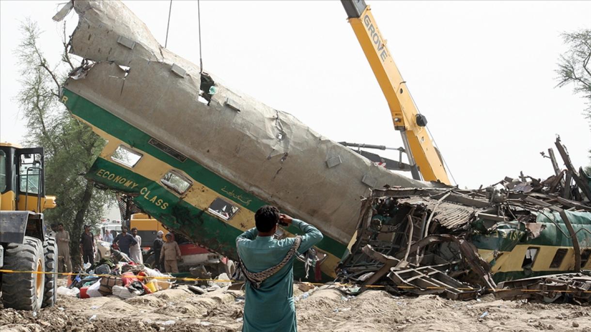 افزایش تعداد قربانیان تصادف قطار در پاکستان