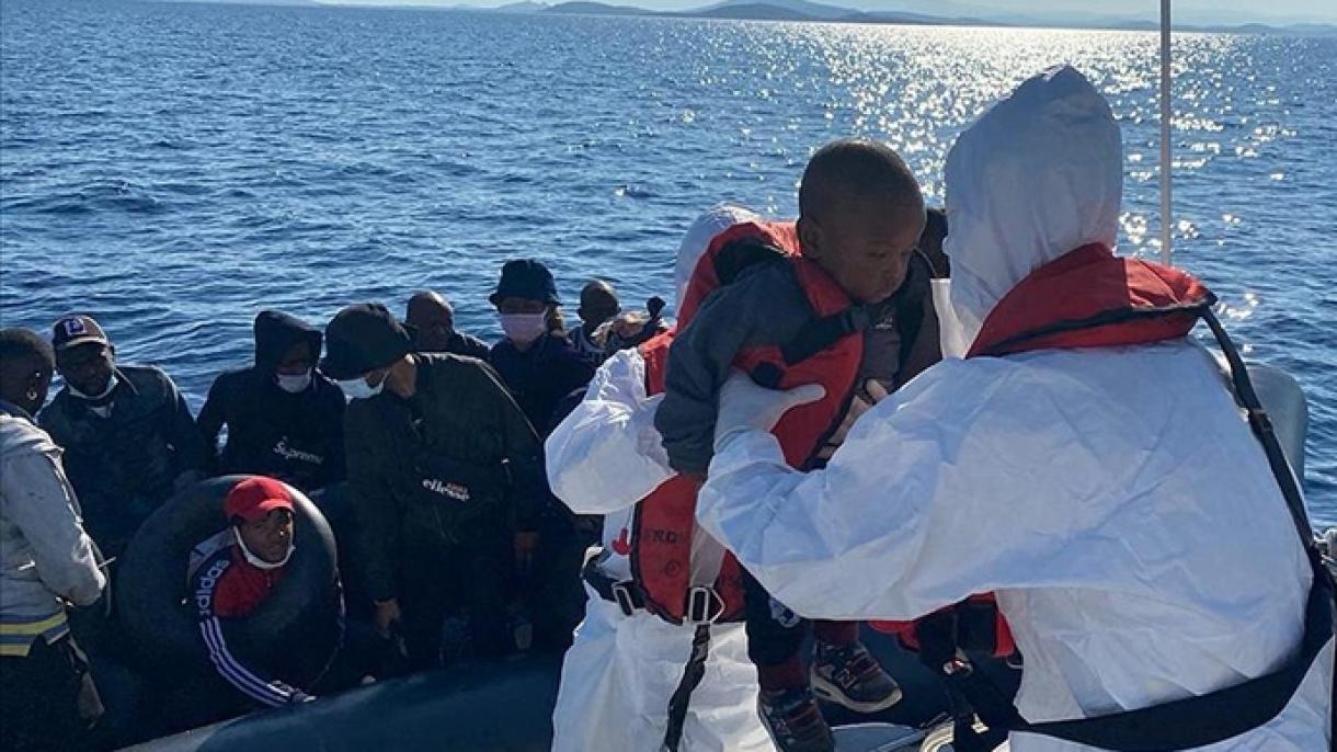 Turquia resgata refugiados empurrados para as águas territoriais turcas