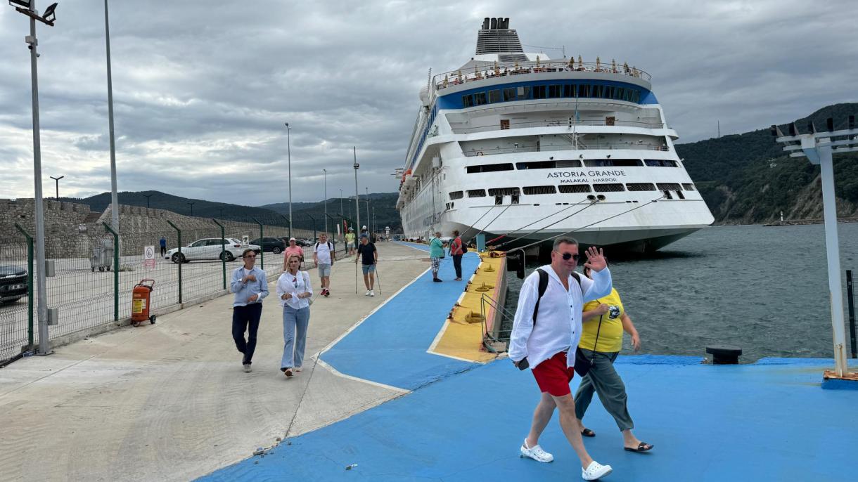 “Astoria Grande” Atly Kruiz Gämisi Amasra Geldi