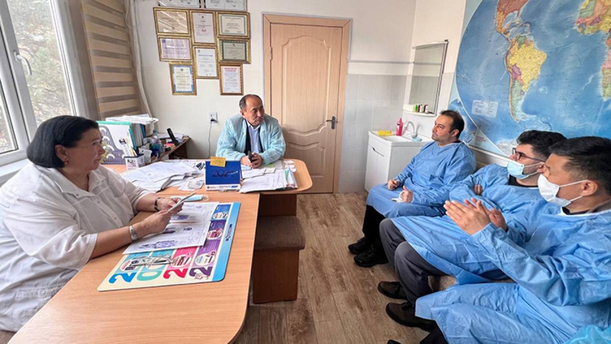 Turk doktorlar kirgizistan'da1.jpg