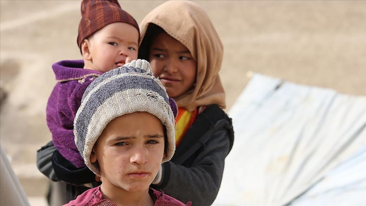 Alrededor de 1.450 niños afganos evacuados sin familias a EEUU