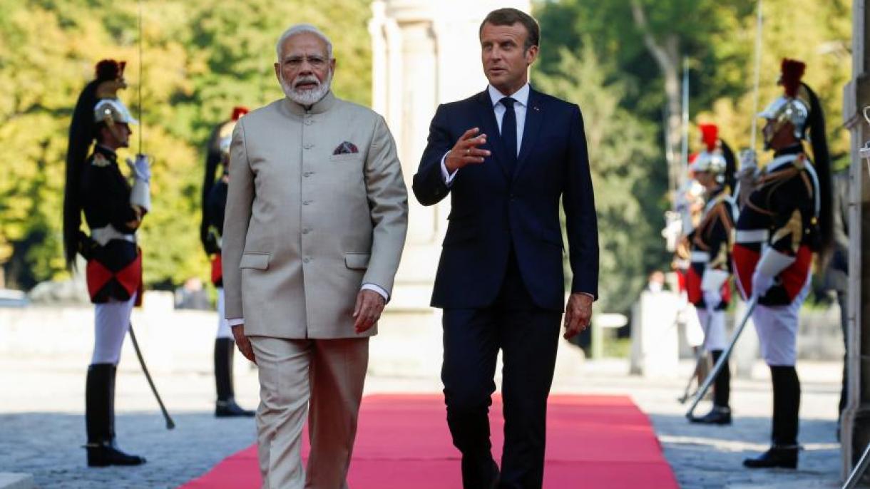 Macron: "La questione deve essere risolta tra India e Pakistan"