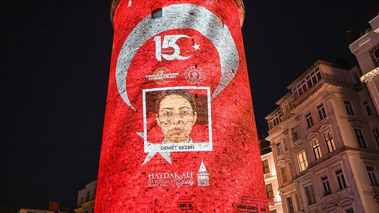 استنبول گلاتا  ٹاور پر 15 جولائی یومِ  جمہوریت اورقومی یک جہتی کے موقع پرشہداء کی تصاویرآویزاں