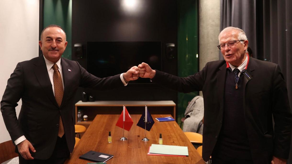 Ministro de Exteriores Çavuşoğlu se ha reunido con Borrell y su par bielorruso Makei