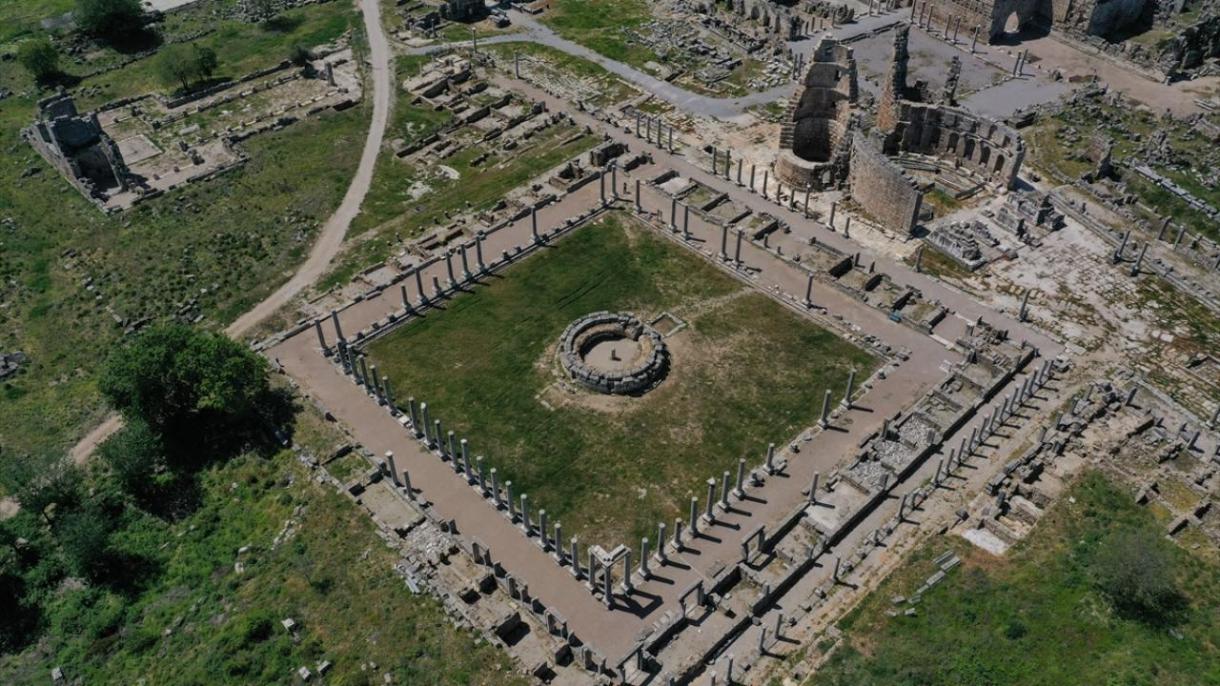El turismo se disparó en la ciudad antigua de Perge en el sur de Türkiye