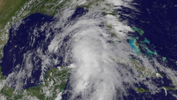 کولن طوفان نے ریاست فلوریڈا کو اپنی لپیٹ میں لینا شروع کر دیا