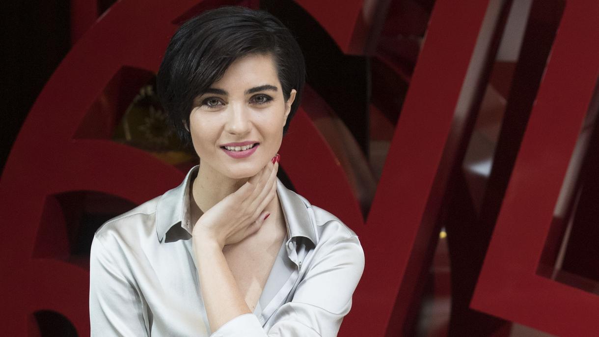 Tuba Buyukustun 1.jpg