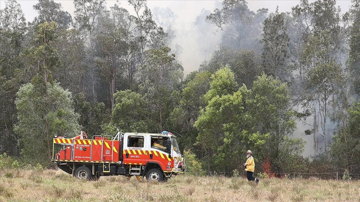 Fékezhetetlen  lángok több tucat házat pusztítottak el Kelet-Ausztráliában