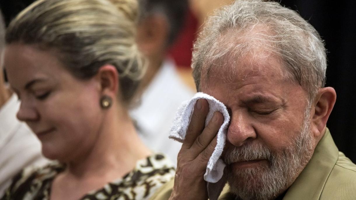 Lula sofre novo revés judicial depois de desistir da candidatura presidencial