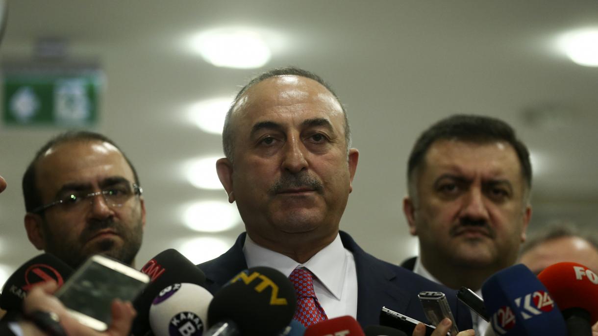 Çavuşoğlu: “Pedimos a EEUU que el YPG abandone Manbij lo antes posible”