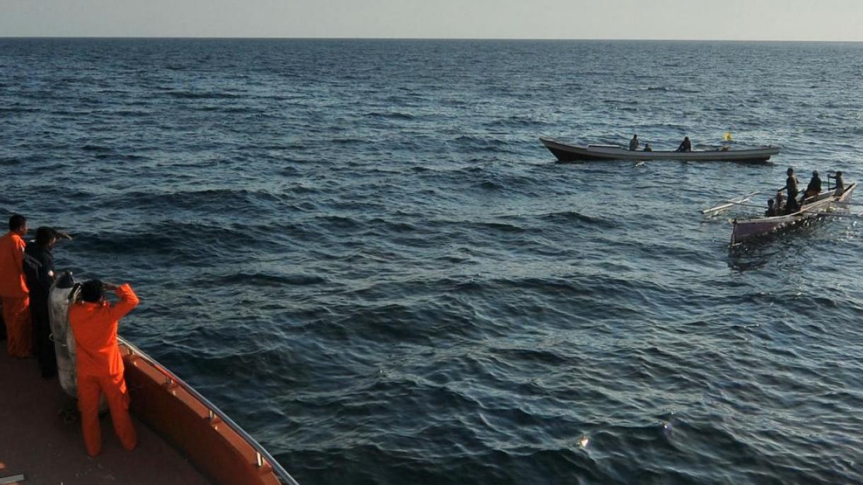 قایق مسافربری در اندونزی غرق شد