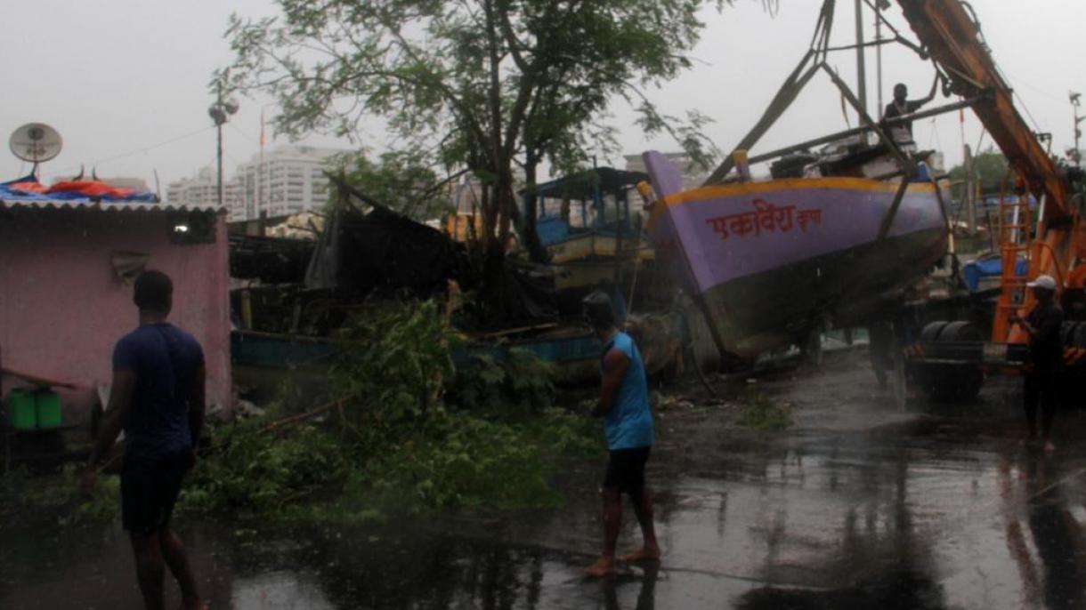 印度遭飓风侵袭：6人死亡