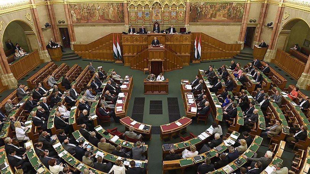 A magyar Országgyűlés jóváhagyta a "Stop Soros" törvénycsomagot