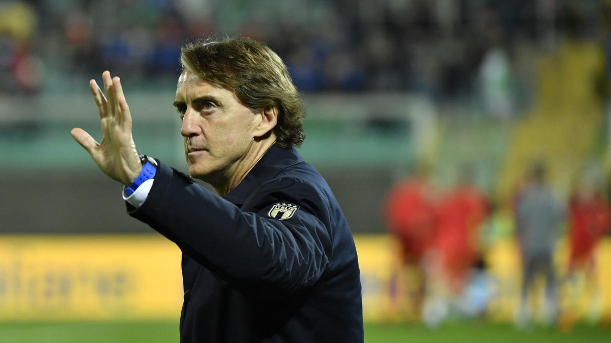 Mancini renuncia a la selección de Italia