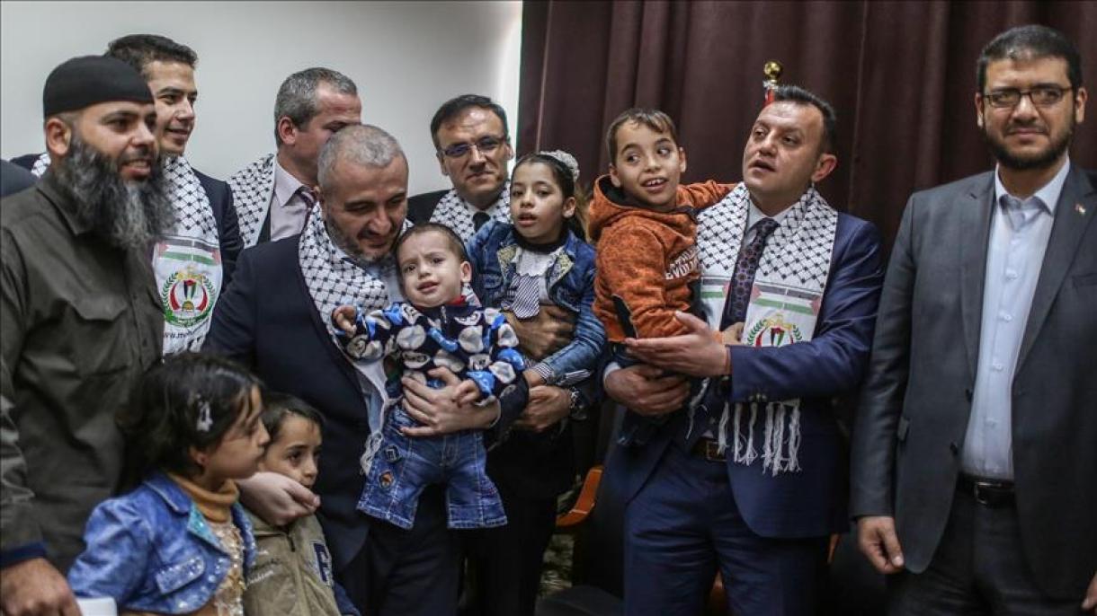کمک ترکیه به 3 فرزند معلول یک خانواده فلسطینی