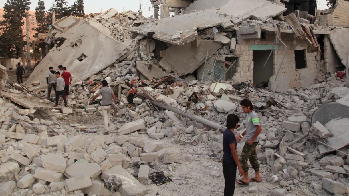 Ataque aéreo em Idlib deixa dezenas de mortos