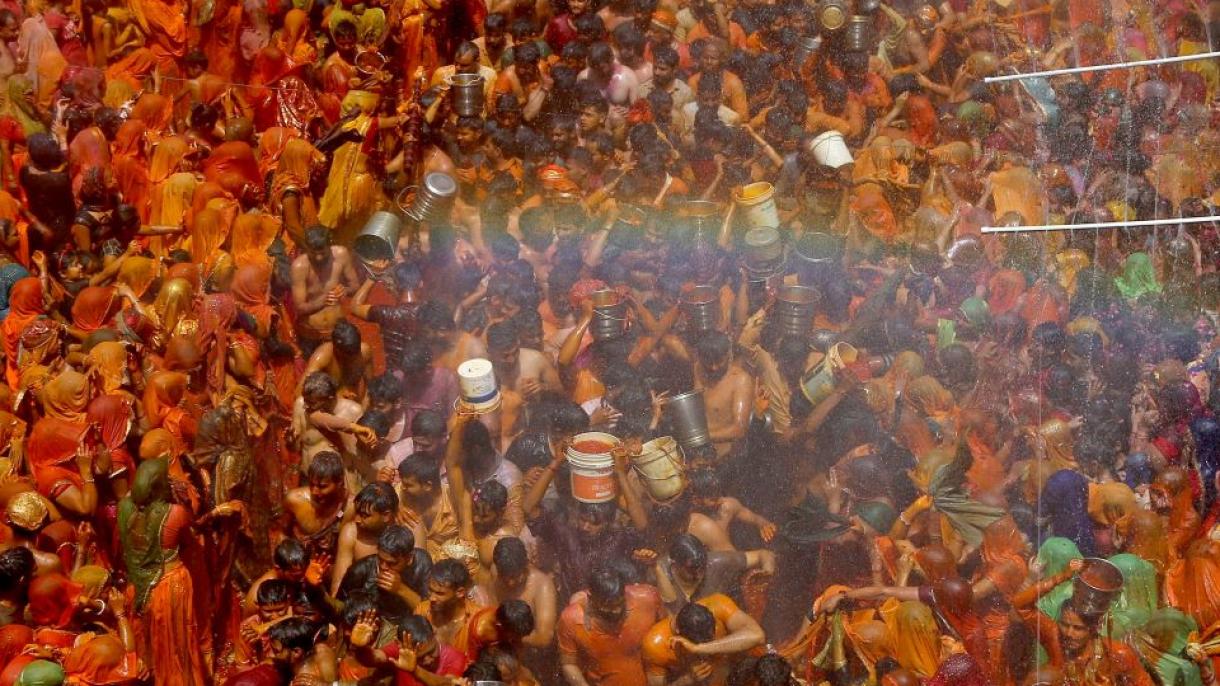 چهل و یک تن بر اثر ازدحام در جشنواره هولی در هندوستان جان باخت